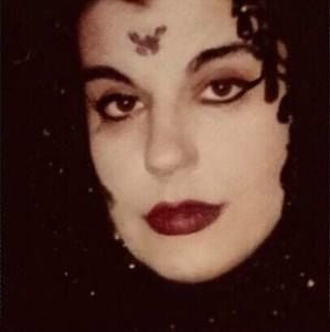 Meet your Posher, Cynthia